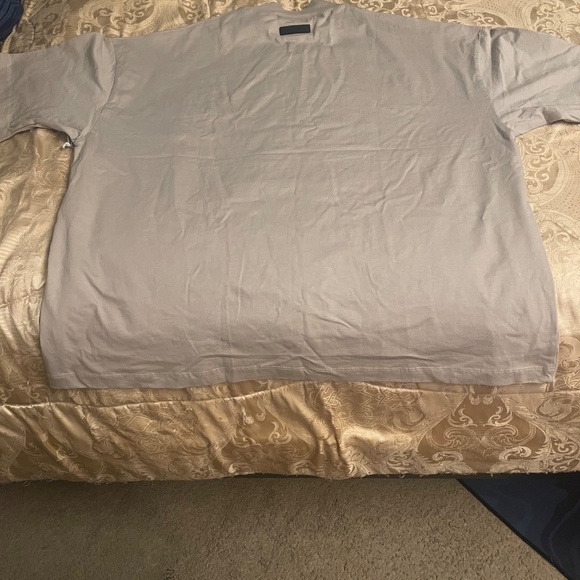 Men Essential Tshirt - Picture 3 of 5